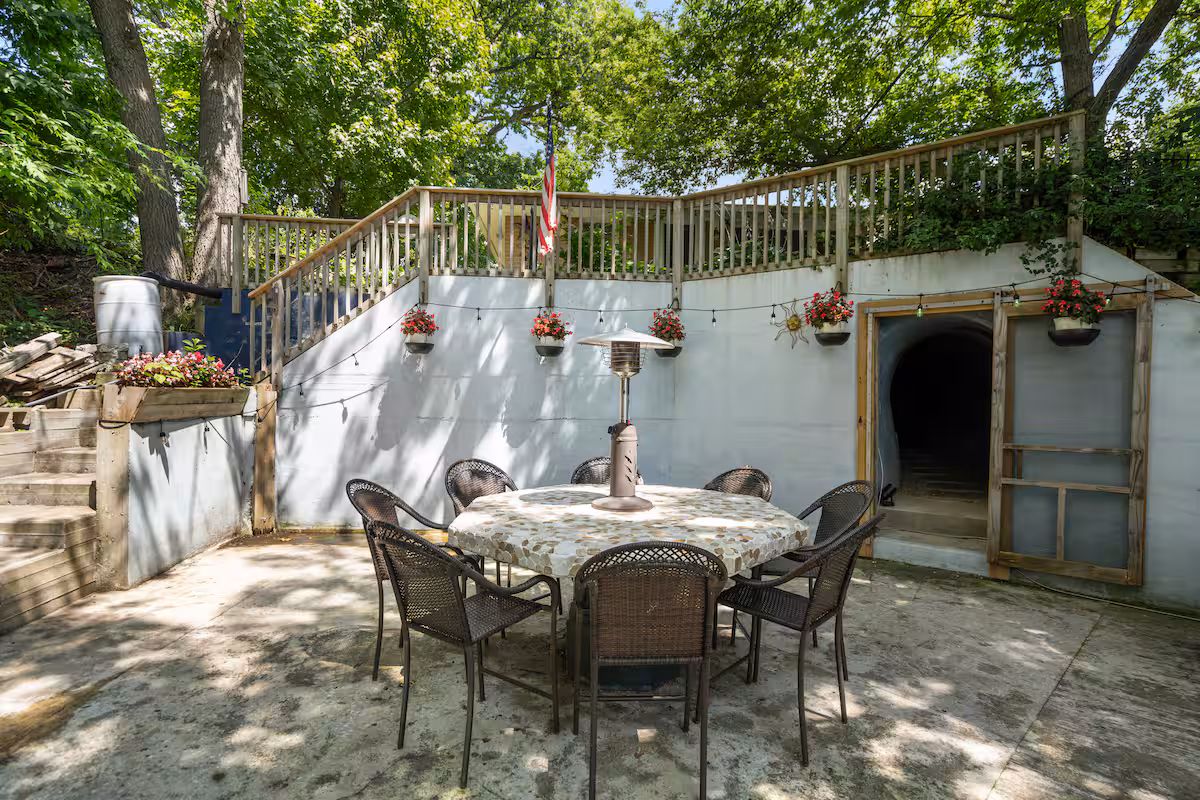 Linden Lakefront Home with Tunnel | Pet Friendly