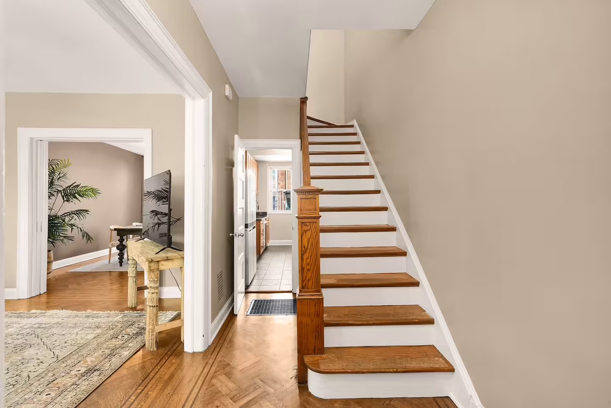 Cozy & Calm DC Townhome Near Metro, Buses, and Parking