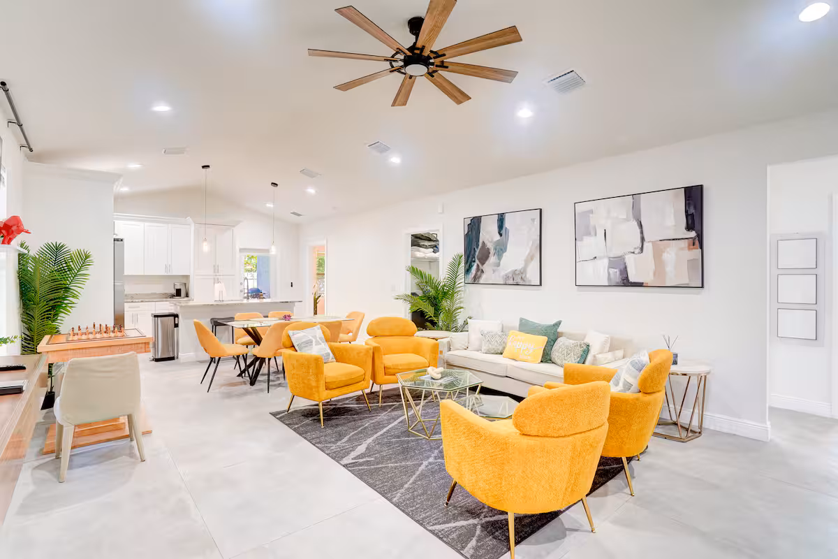 Modern Coastal Retreat: 10 mins to Beach&Downtown WPB