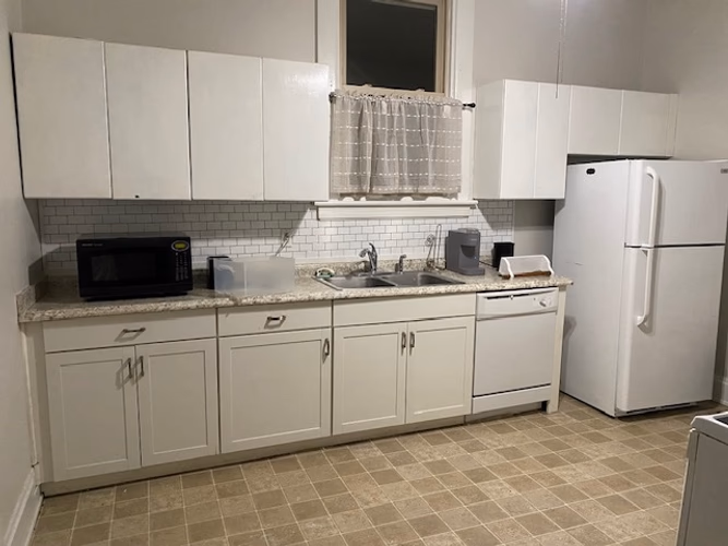 https://upcdn.io/W23MTH6/image/uploads/2026/01/28/4jCTjy385w-kitchen.jpg?f=avif&w=900&h=500&fit=cover&quality=60
