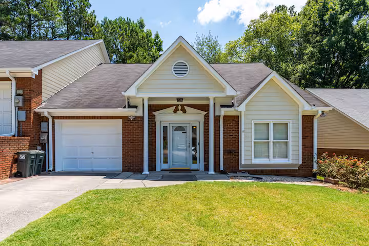 Hoover Townhouse|Great location|3 BR 3 Bath