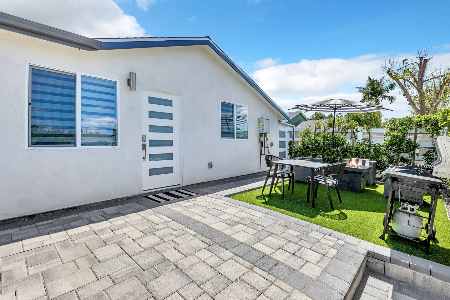 7076 Park Manor Ave, North Hollywood, CA 91605, USA