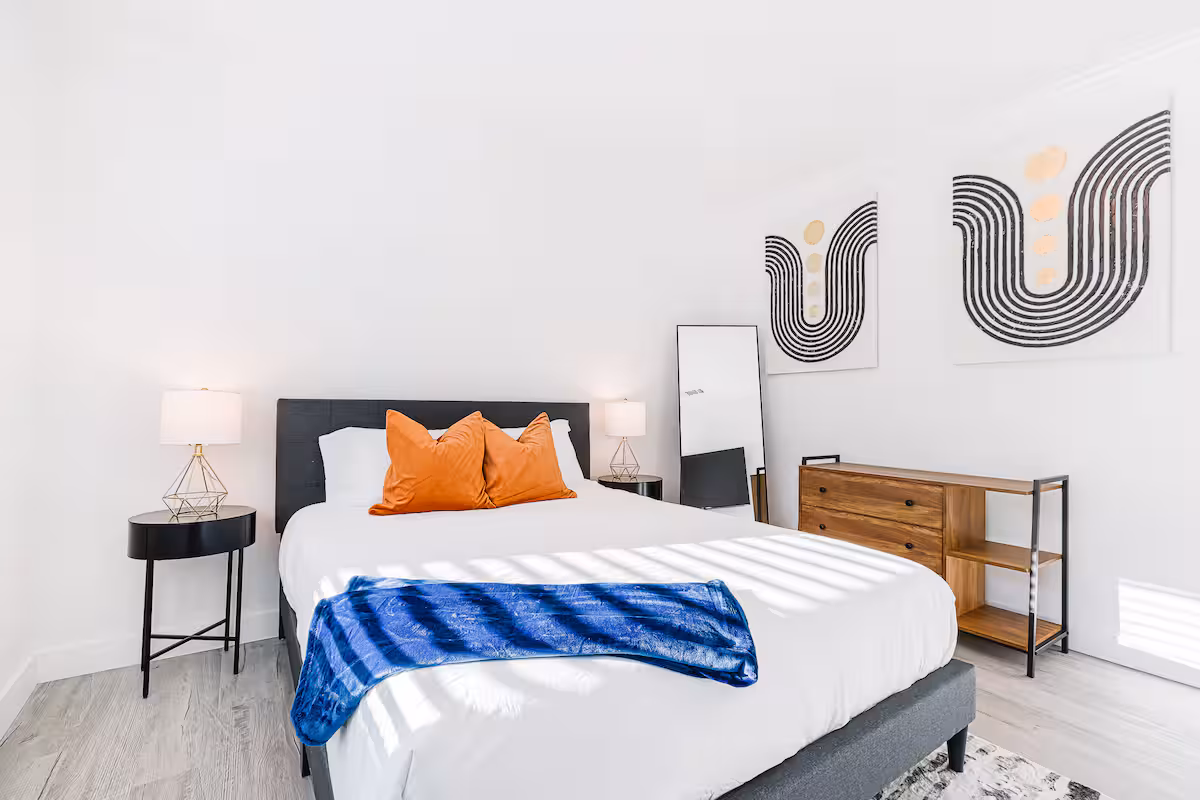 143 N. Vendome St, Los Angeles, 90026