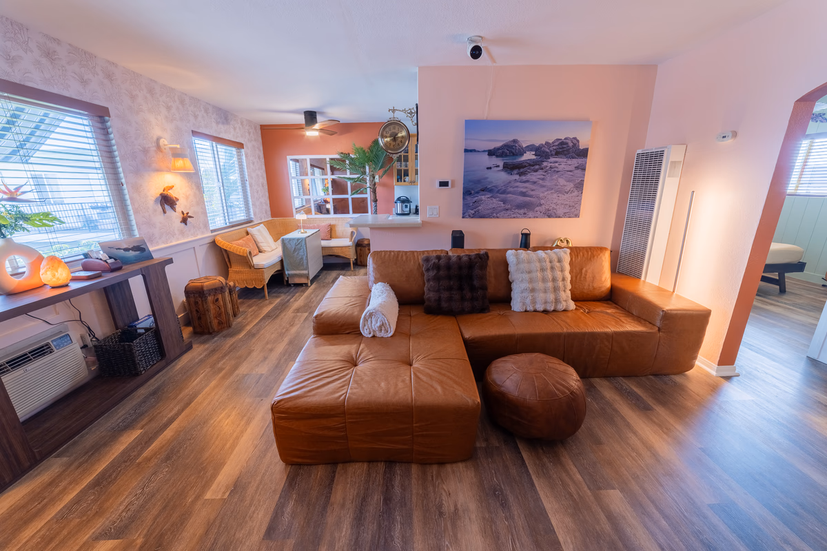 Tropical Lux | King Bd | 2 Parking | Central