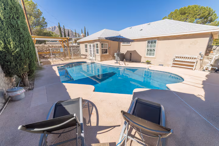 Pool & Park | Near Ft Bliss | Spacious | Mnt Views