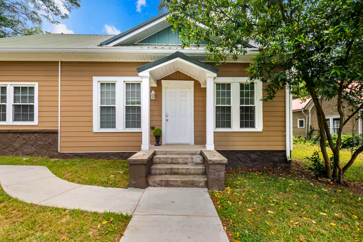 Stylish Home| Very Spacious | Private Fence!