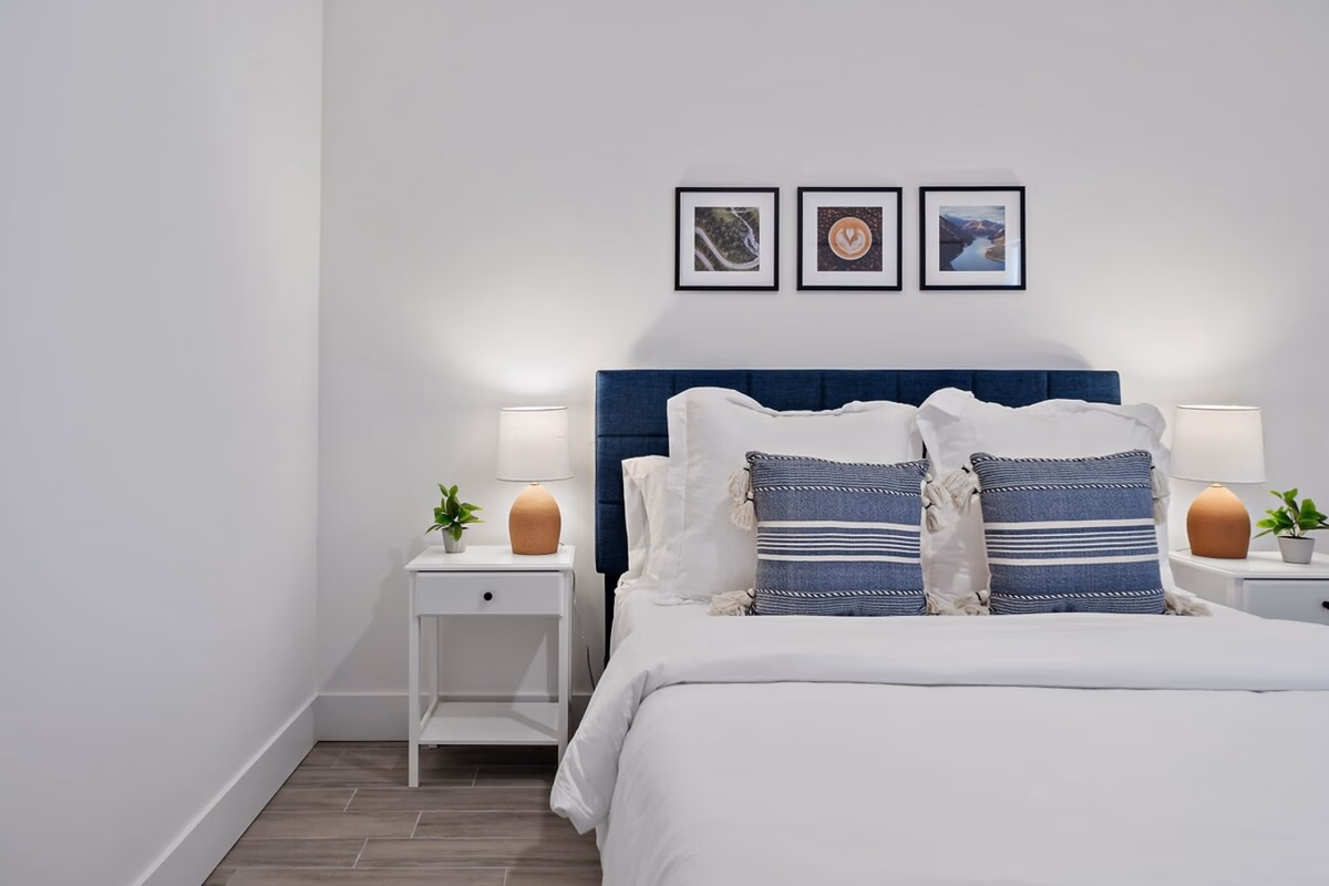 New! Few minutes to Downtown, 10 to the Beach!