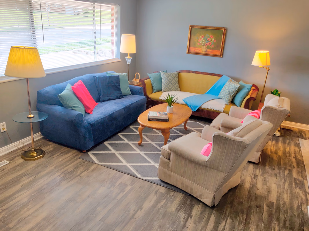Family-Size Corporate Housing - Insurance Claims Welcome - Pet-Friendly - Fully-fenced