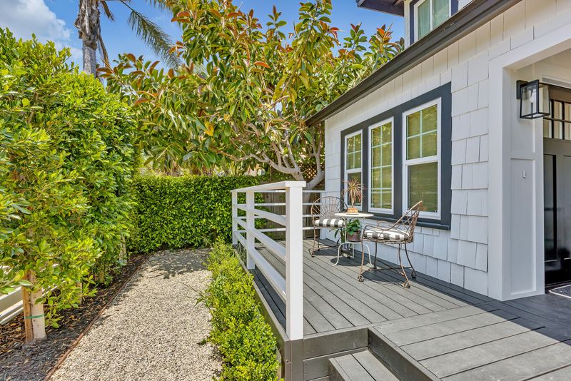 712 Crestmoore PL, Venice CA 90291 USA