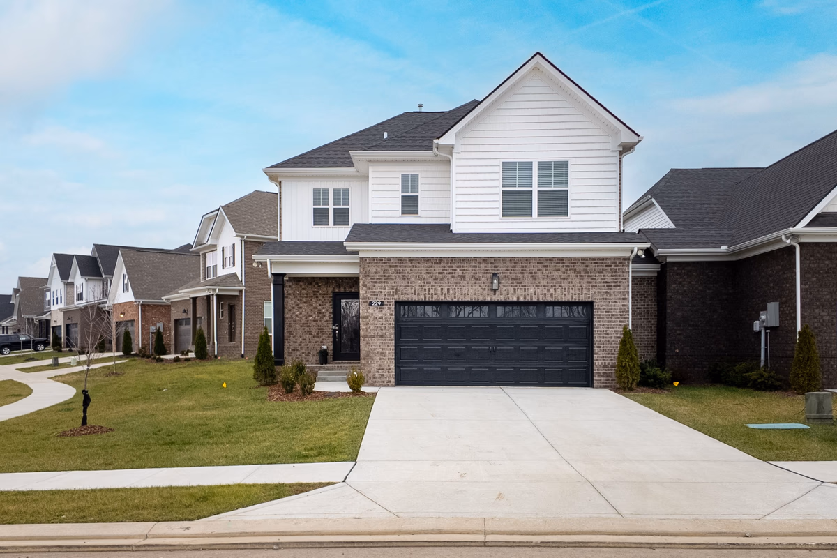 Lux 4 Bedroom - Pets OK - 20 mins to Nashville