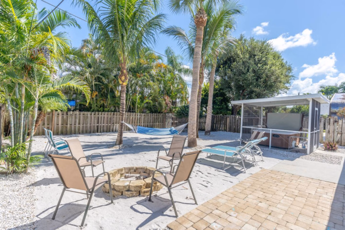 Naples Paradise | Grill | Close to beach | Hot tub
