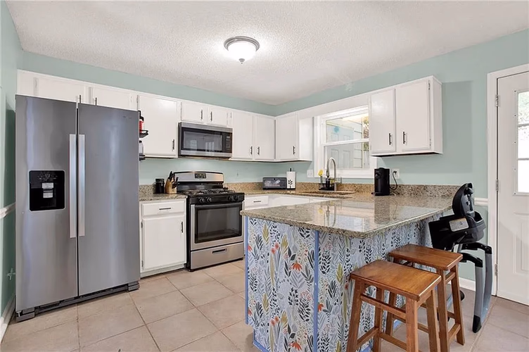 https://upcdn.io/W23MTH6/image/uploads/2026/05/15/4ixQCNev2P-kitchen.jpg?f=avif&w=900&h=500&fit=cover&quality=60