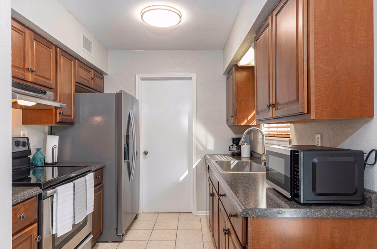 https://upcdn.io/W23MTH6/image/uploads/2026/05/29/4ivZXnfDG2-Kitchen%201.jpg?f=avif&w=900&h=500&fit=cover&quality=60