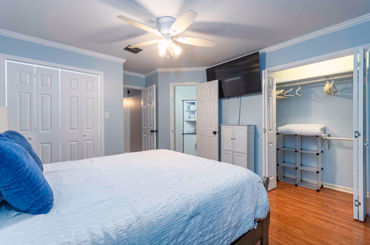 https://upcdn.io/W23MTH6/image/uploads/2026/05/29/4ivZLbeXCC-2nd%20Bedroom%202.jpg?f=avif&w=900&h=500&fit=cover&quality=60