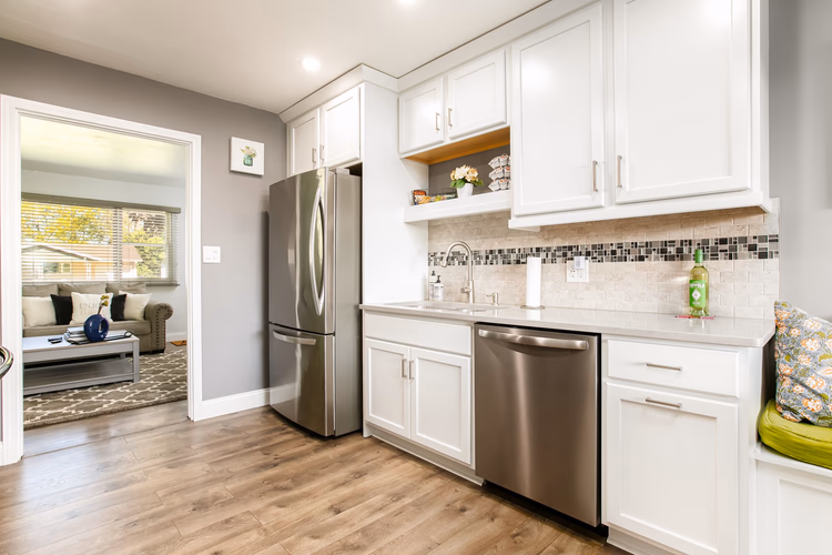 https://upcdn.io/W23MTH6/image/uploads/2026/06/11/4itqBL61K2-17-web-or-mls-00-16.jpg?f=avif&w=900&h=500&fit=cover&quality=60