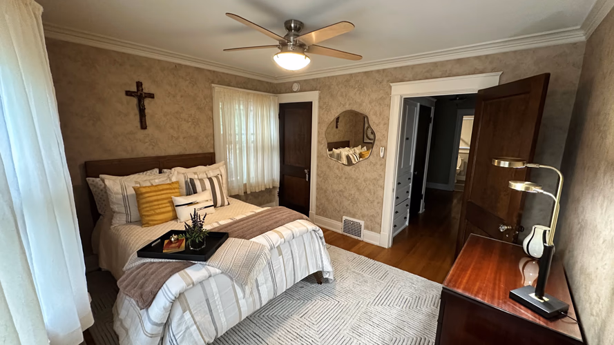 https://upcdn.io/W23MTH6/image/uploads/2026/06/14/4itS753SCN-Bedroom%203A.JPG?f=avif&w=900&h=500&fit=cover&quality=60