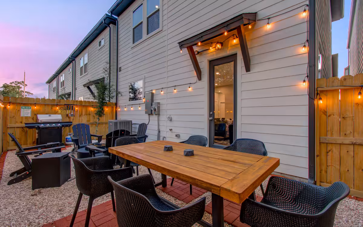 3BD Luxury Living & Inner Loop Convenience