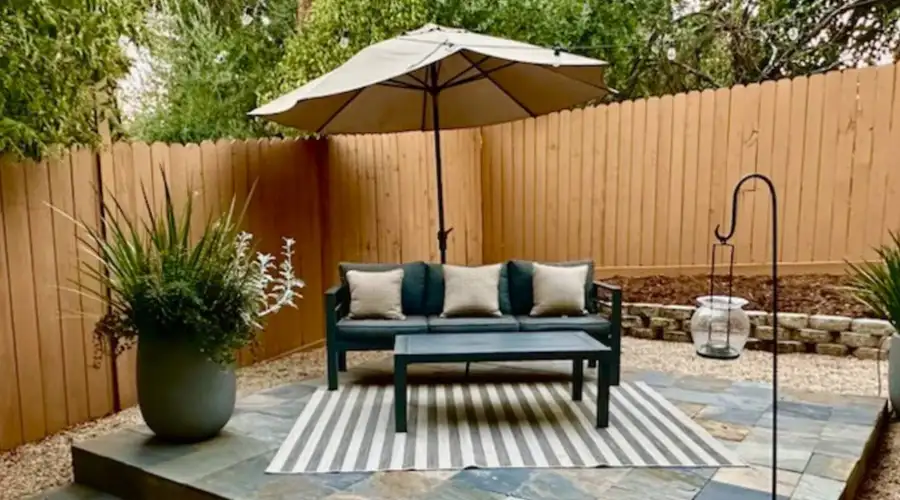 Private Cottage · Mid-Century Modern · Garden