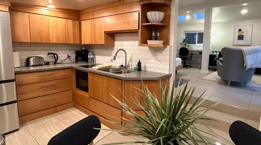 Private Cottage · Mid-Century Modern · Garden