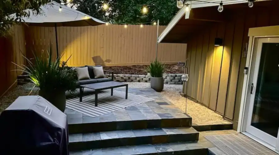 Private Cottage · Mid-Century Modern · Garden