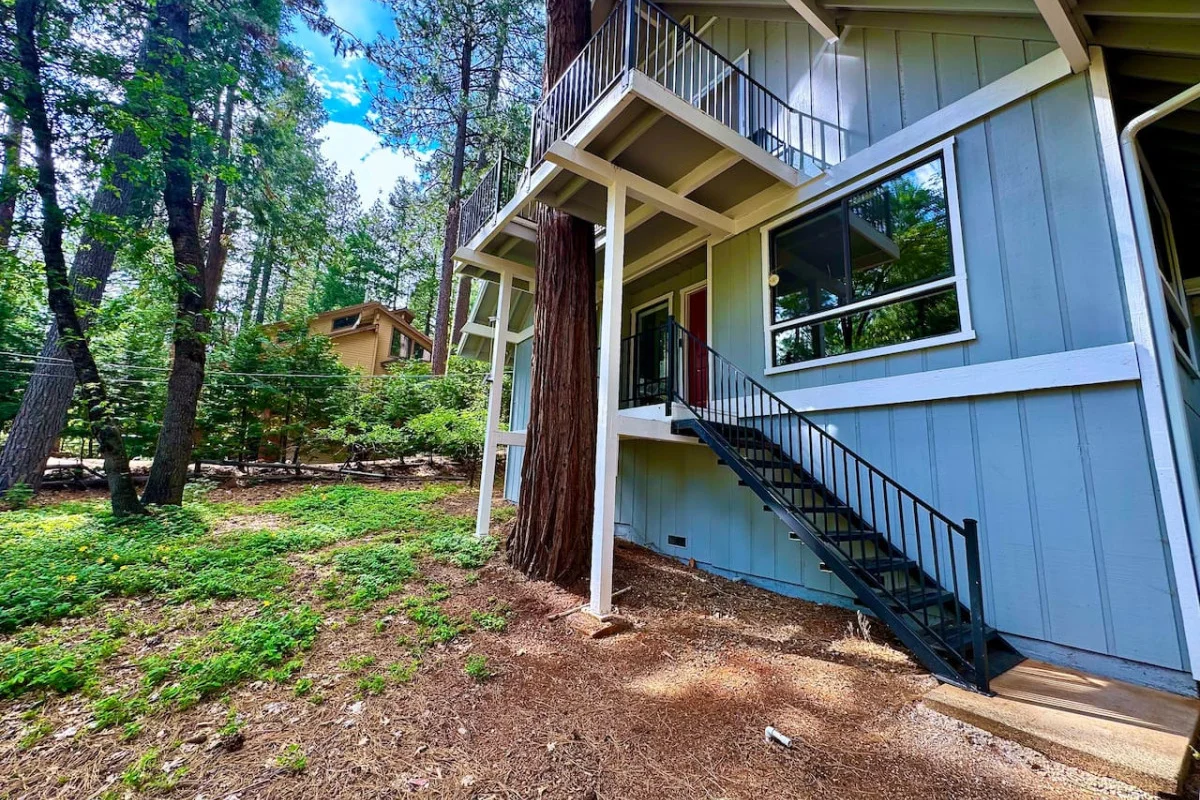 Treetop Cabin · Game Room · Fire Pit · Sleeps 8