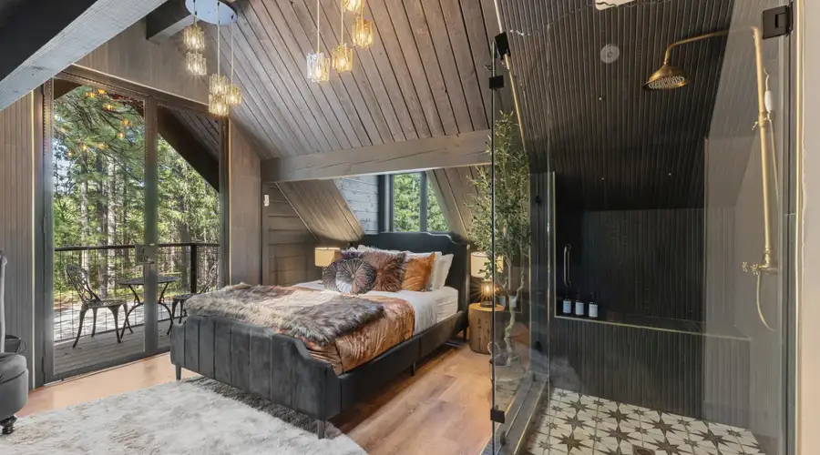 Modern Farmhouse Retreat-Open Concept-Apple Hill