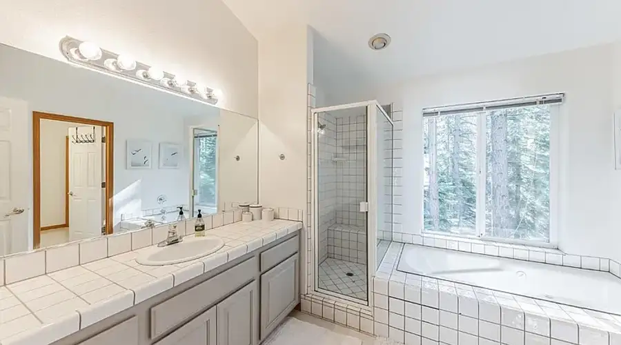 Private Nature Retreat with Modern Amenities