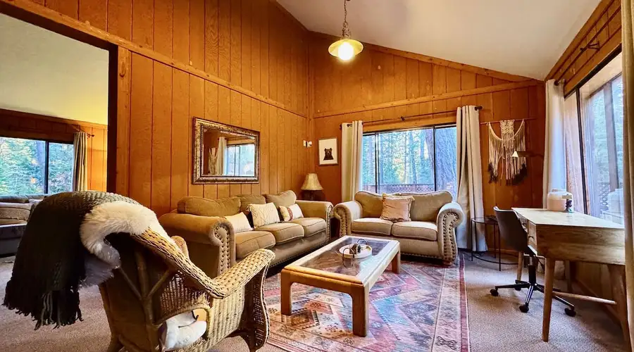 Aaron · Cozy Tahoe Vista Cabin · Walk to Beach · Pet-Friendly