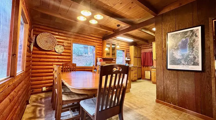 Aaron · Cozy Tahoe Vista Cabin · Walk to Beach · Pet-Friendly