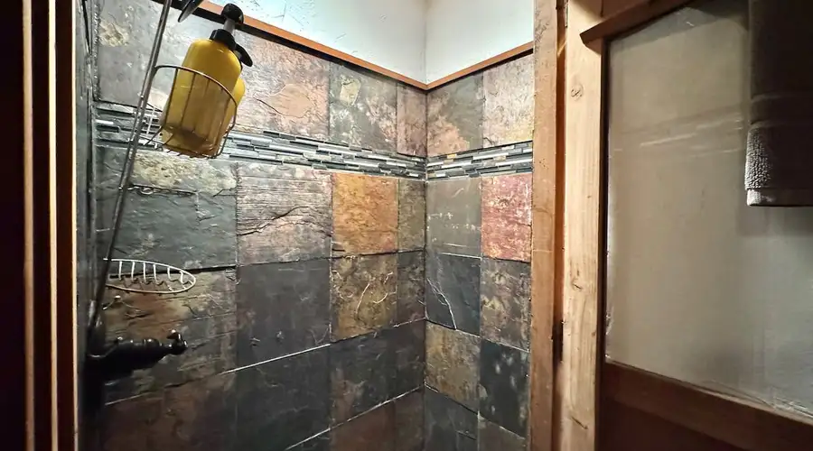Aaron · Cozy Tahoe Vista Cabin · Walk to Beach · Pet-Friendly
