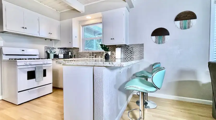 Maryland · Mid-Century Modern · Covered Patio · 5 Min to DT Sac