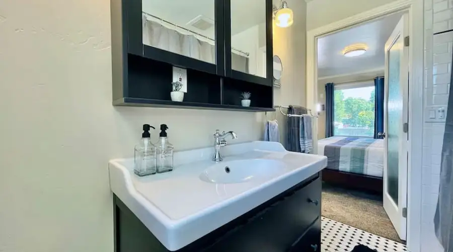 Maryland · Mid-Century Modern · Covered Patio · 5 Min to DT Sac