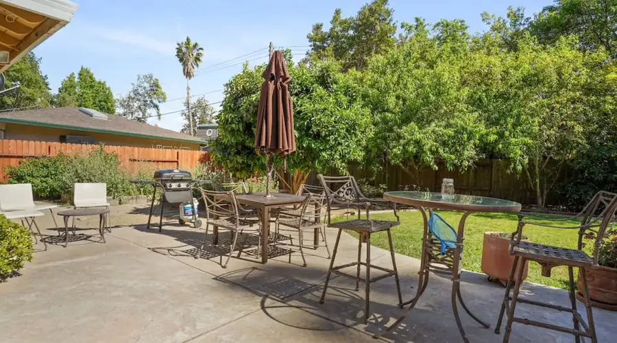 Riverview · Hot Tub · Huge Fenced Yard · EV Charger · Near DT Sac
