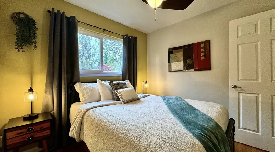 Riverview · Hot Tub · Huge Fenced Yard · EV Charger · Near DT Sac