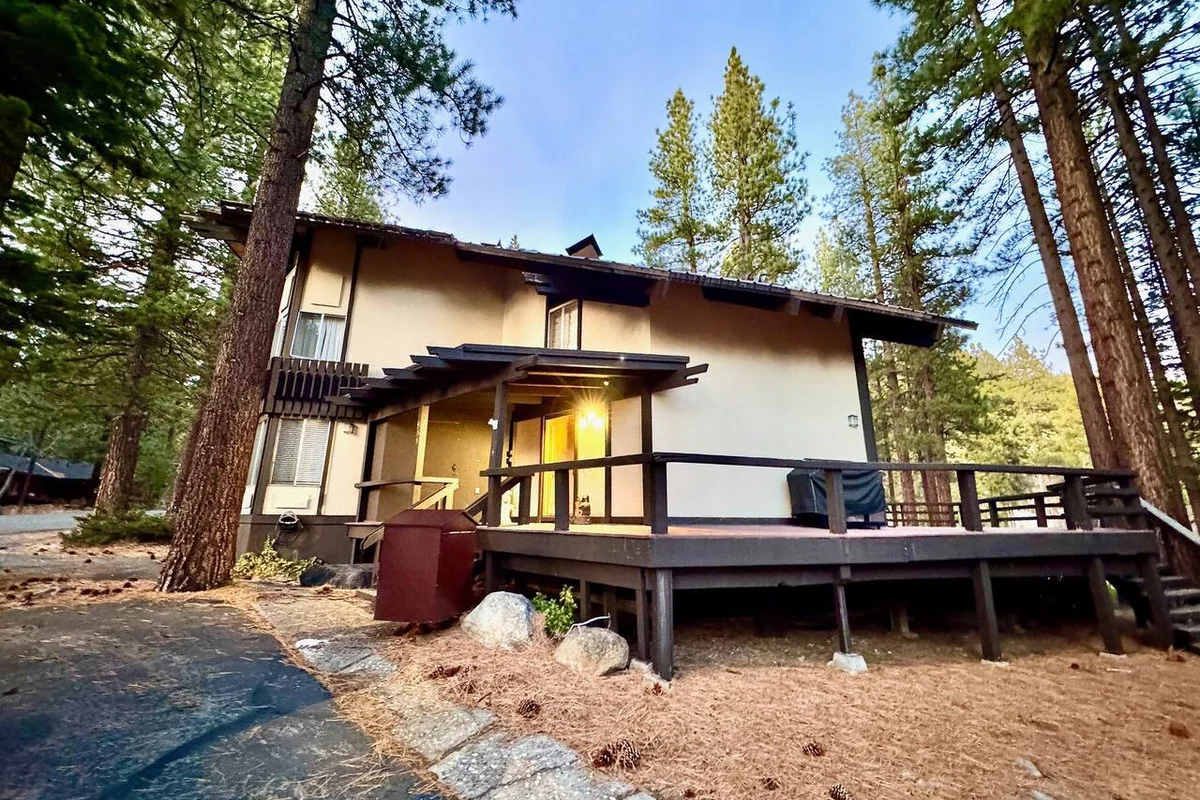 First Fairway Condo · Walk to Golf & Lake