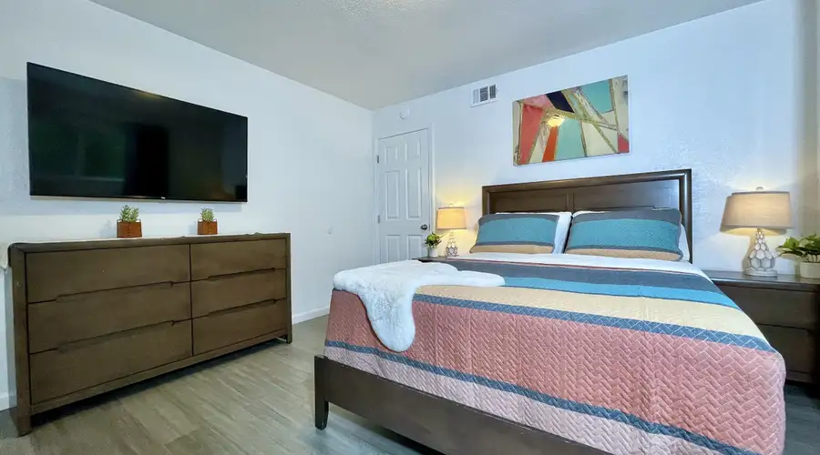 Remodeled · Downtown Sac · Walk to Capitol