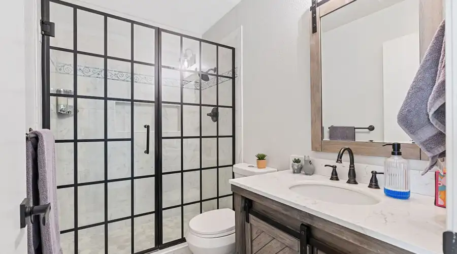 3BR · Pool · Hot Tub · BBQ · Garage · Roseville