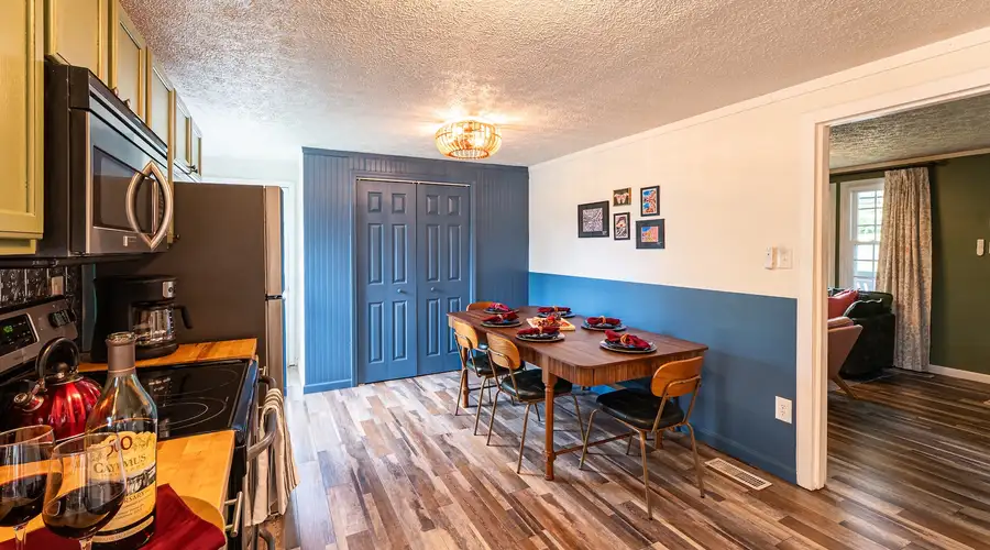 Renovated Fayetteville Retreat w/ Hot Tub!