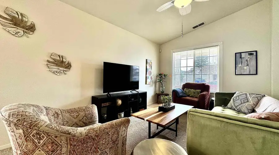 3BR · King Bed · Covered Patio · Water Feature