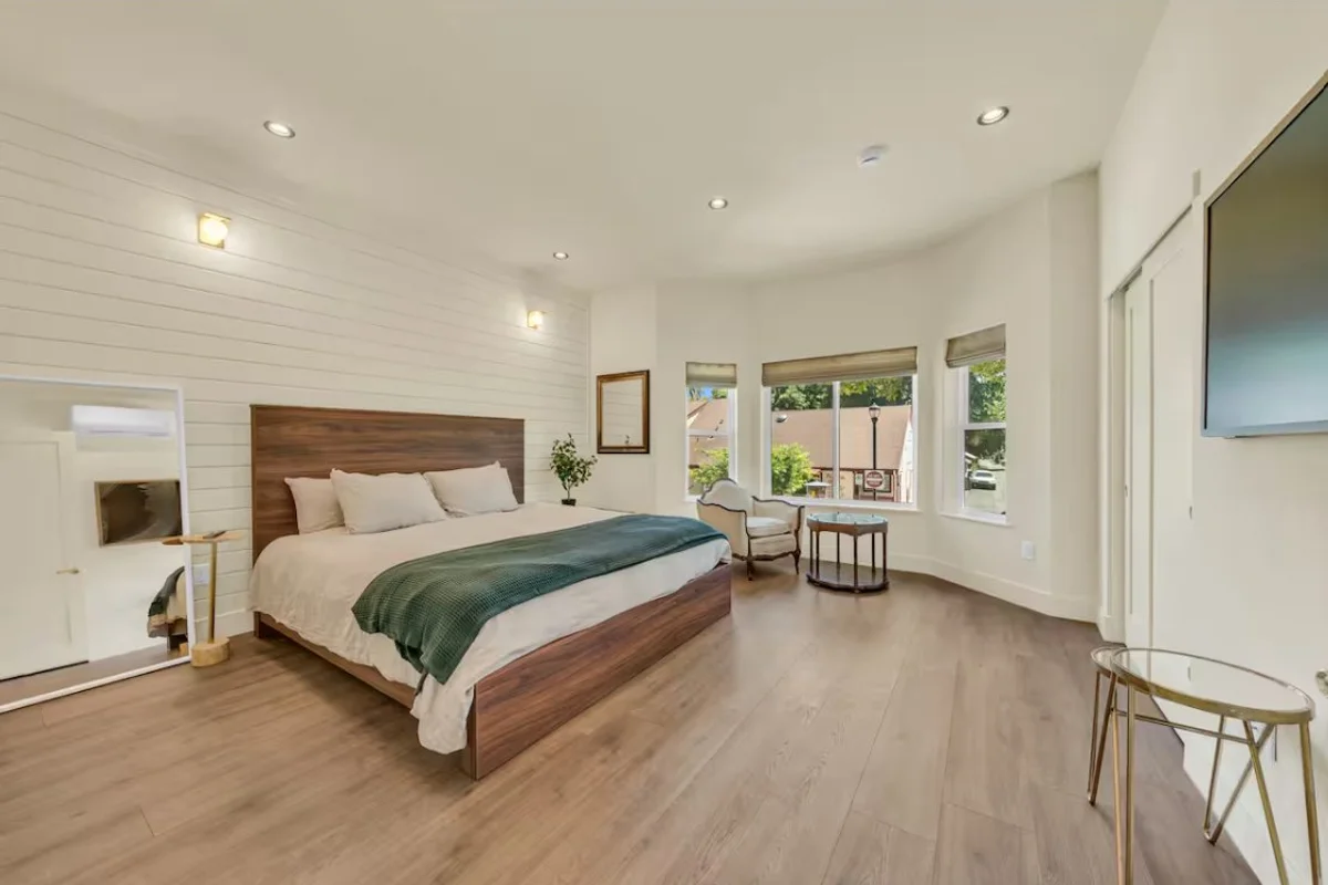 3BR Luxe Apt | Boutique Comfort Near UC Davis