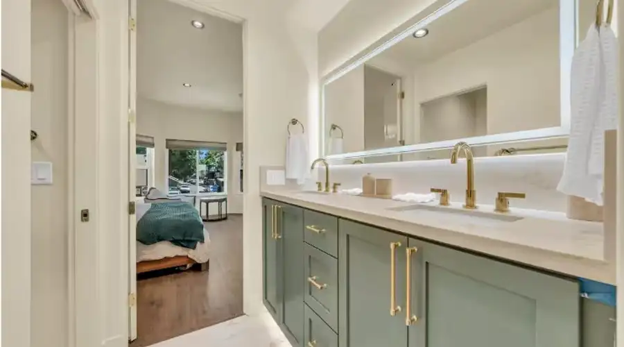 3BR Luxe Apt | Boutique Comfort Near UC Davis