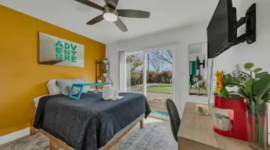 3 bd Bungalow With Putting Green