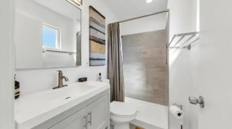 3 bd Bungalow With Putting Green