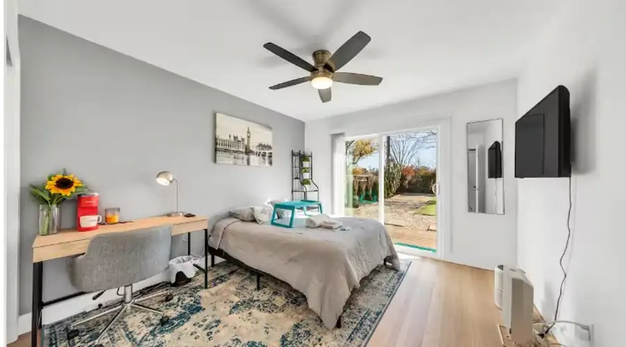 3 bd Bungalow With Putting Green