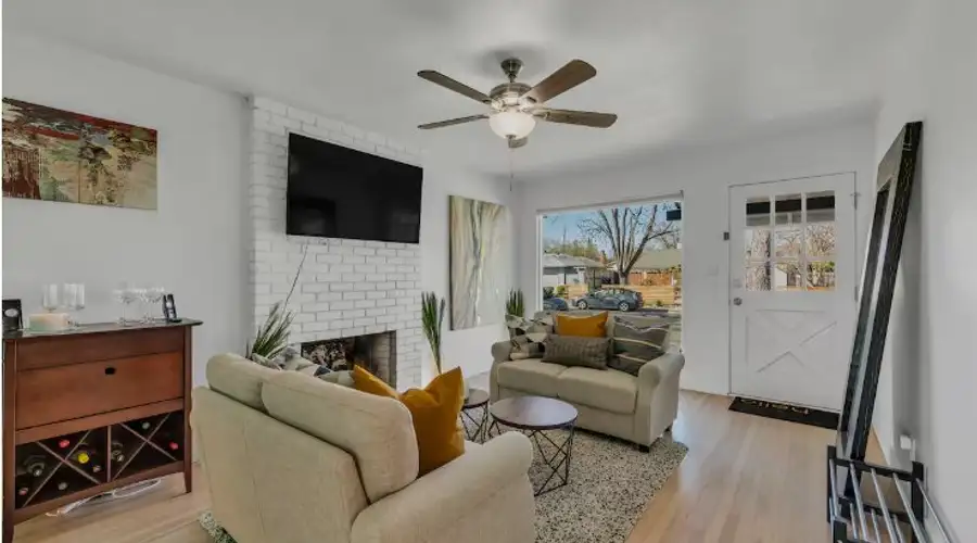 3 bd Bungalow With Putting Green