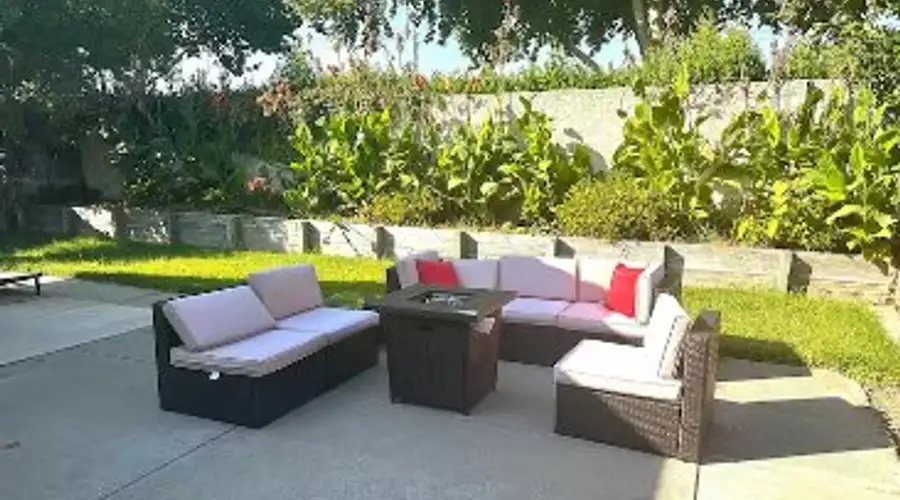 Sun-filled & Stylish | Mins to Downtown | Parking