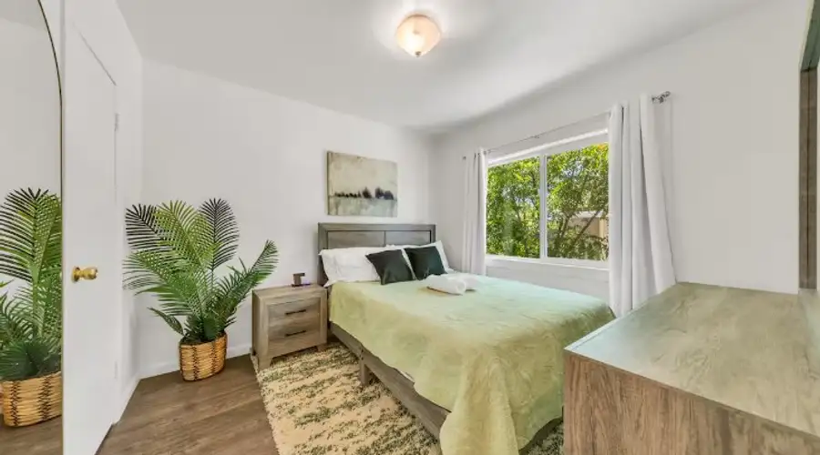 Cozy Zen Bungalow | Perfect for Long Stays & Work