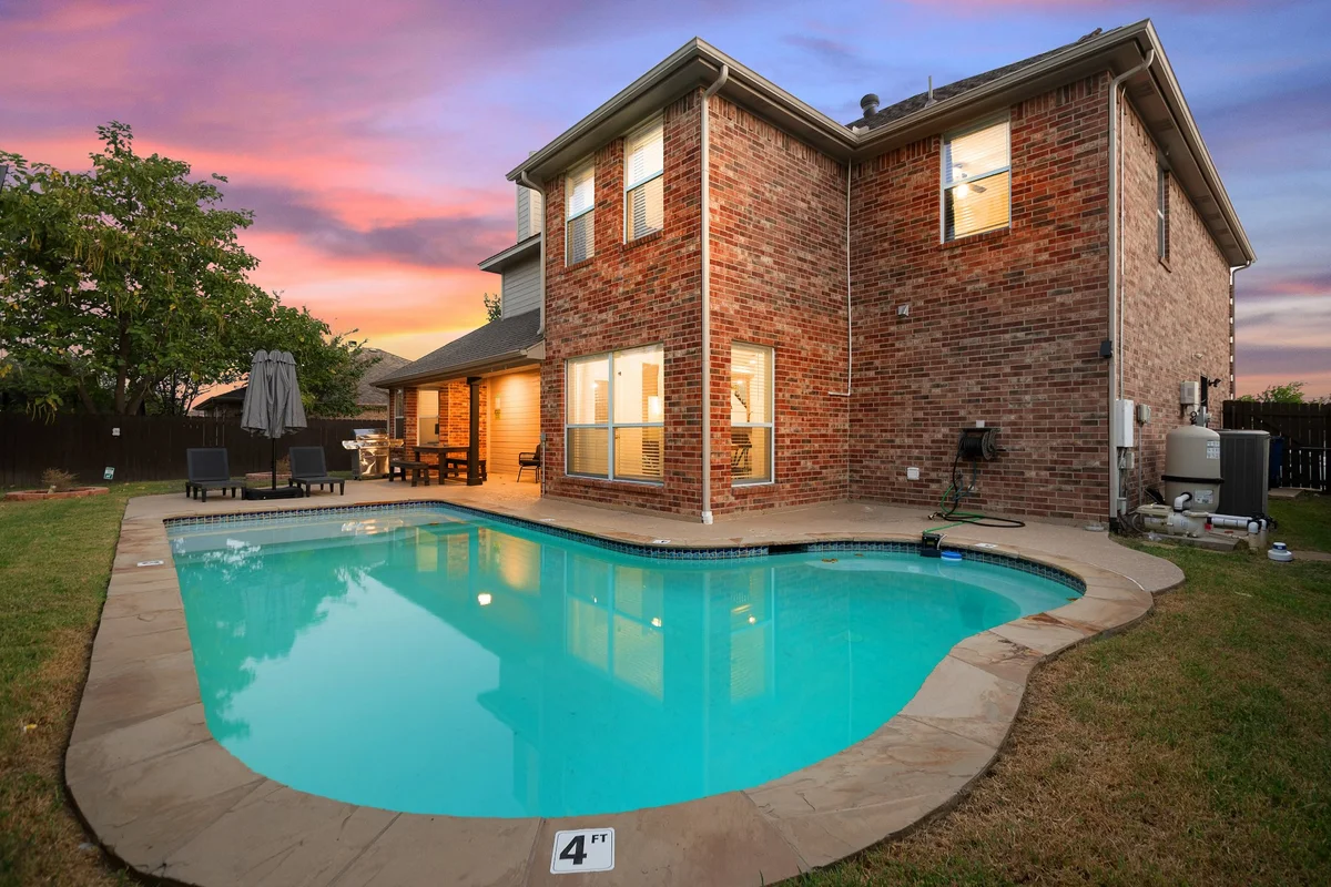 Spacious 5-BD/2.5-BA ft a Pool Oasis and BBQ Grill