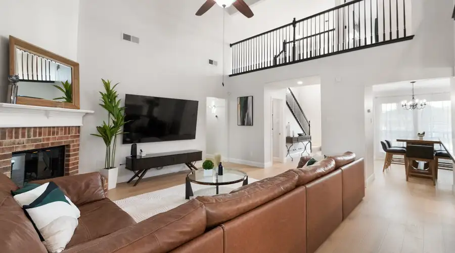 Spacious 5-BD/2.5-BA ft a Pool Oasis and BBQ Grill