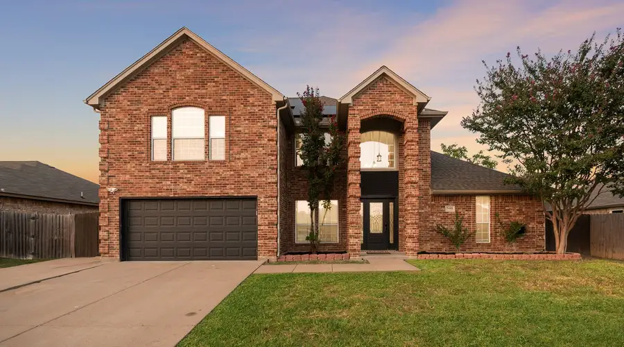 Spacious 5-BD/2.5-BA ft a Pool Oasis and BBQ Grill